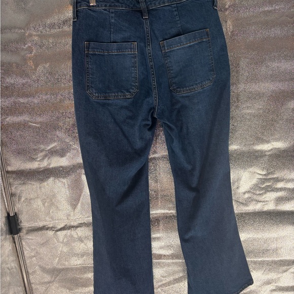 Universal Thread High Rise Front Pocket Flare Jeans - Picture 9 of 10